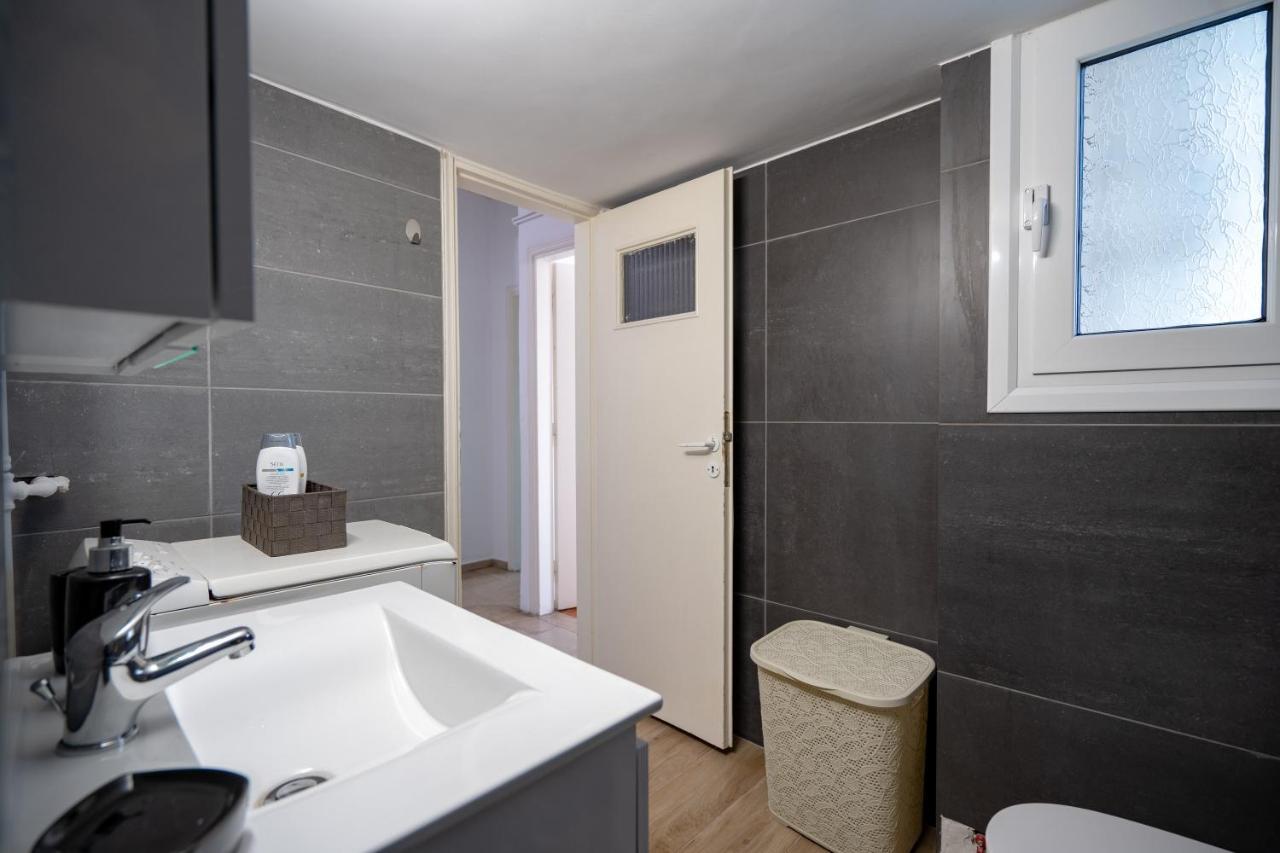 Dimotiko Theatro Metro St. 1 Bedroom 4 Pers. Flat Πειραιάς Εξωτερικό φωτογραφία