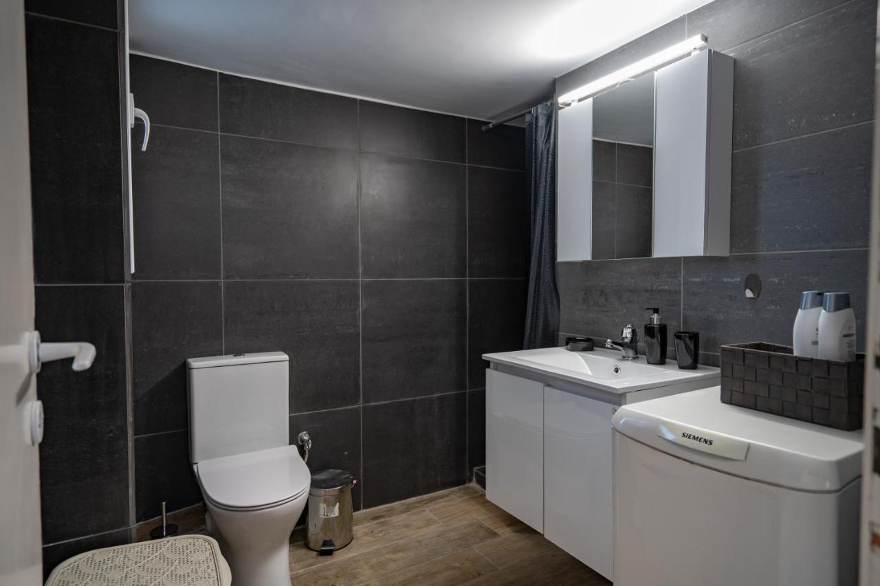 Dimotiko Theatro Metro St. 1 Bedroom 4 Pers. Flat Πειραιάς Εξωτερικό φωτογραφία